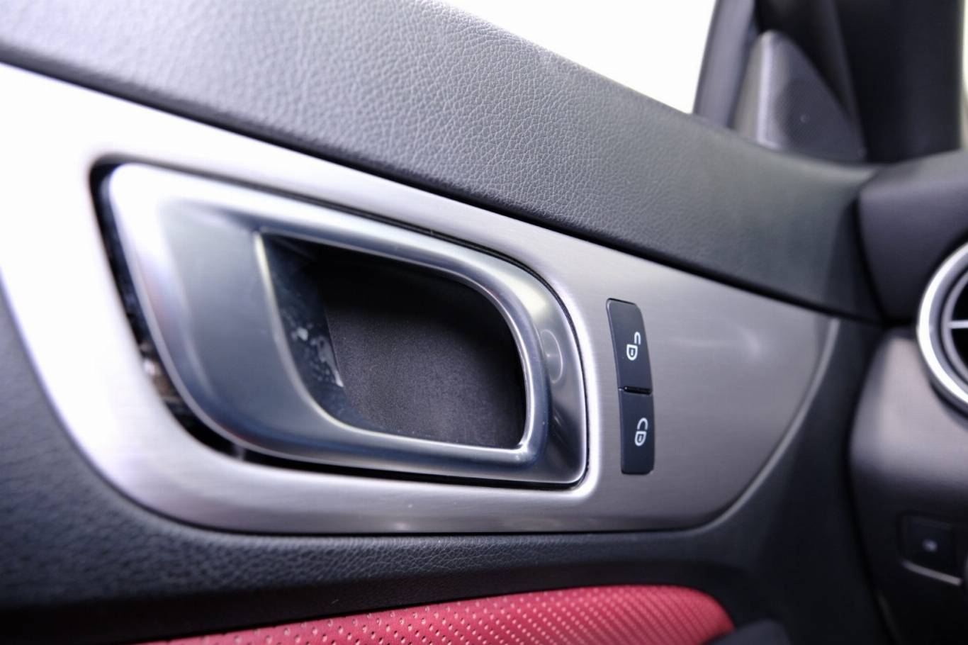 MERCEDES-BENZ SLK 200 36