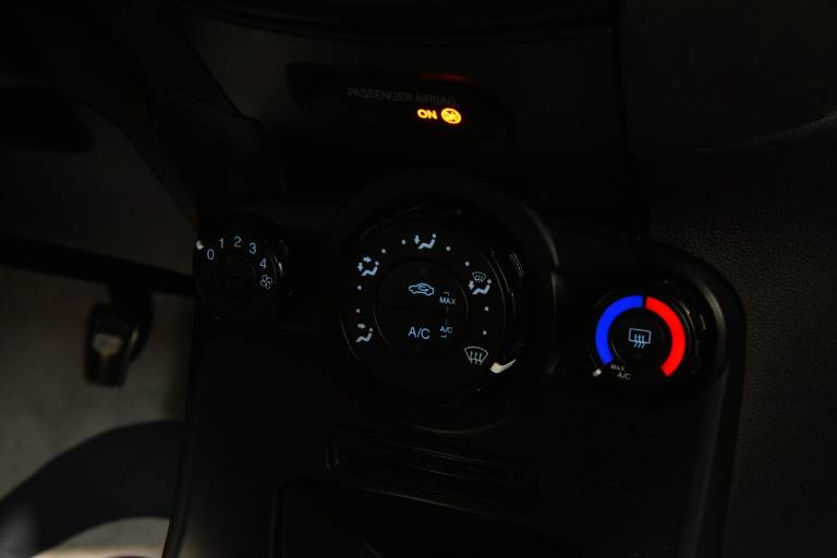 FORD Fiesta 37