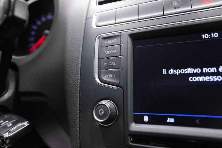 VOLKSWAGEN Polo 24