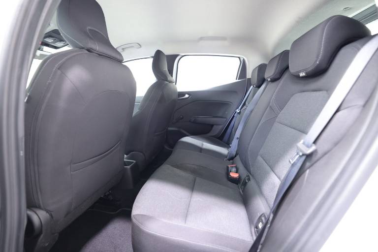 RENAULT Clio 37