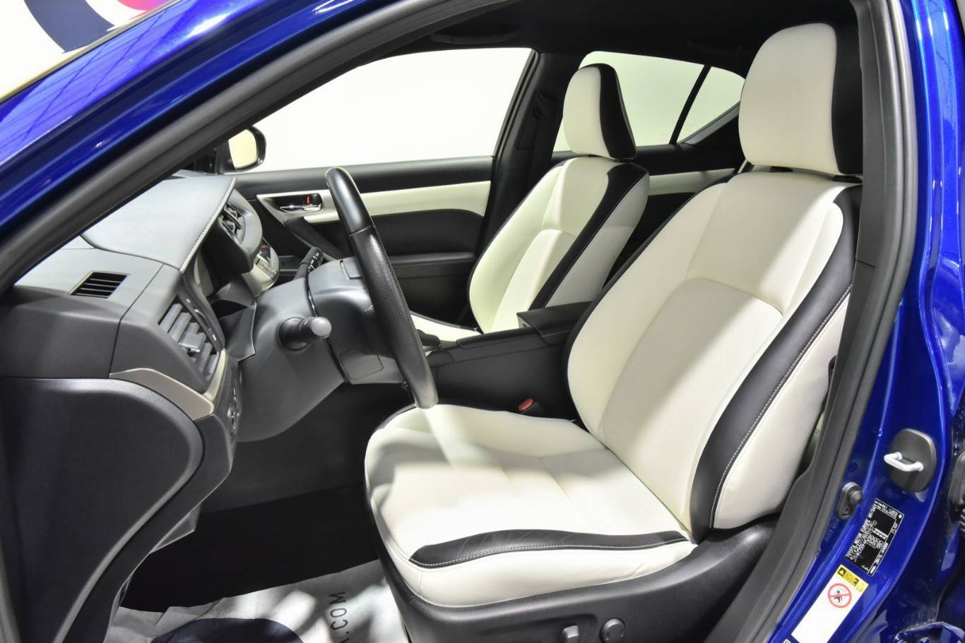 LEXUS CT 200h 4