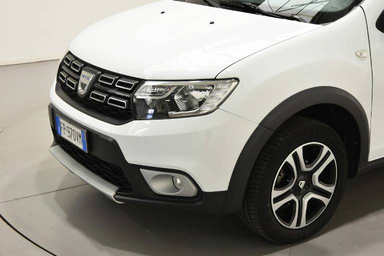 DACIA Sandero 43