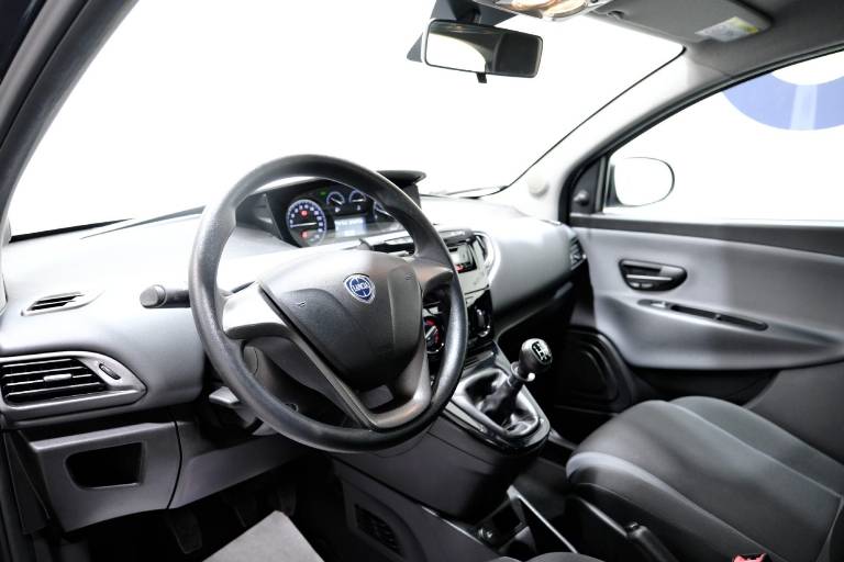 LANCIA Ypsilon 5