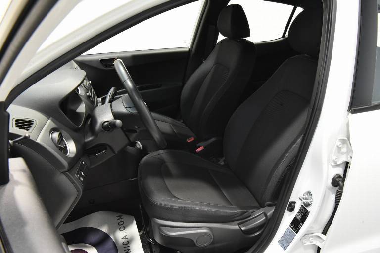 HYUNDAI I10 4