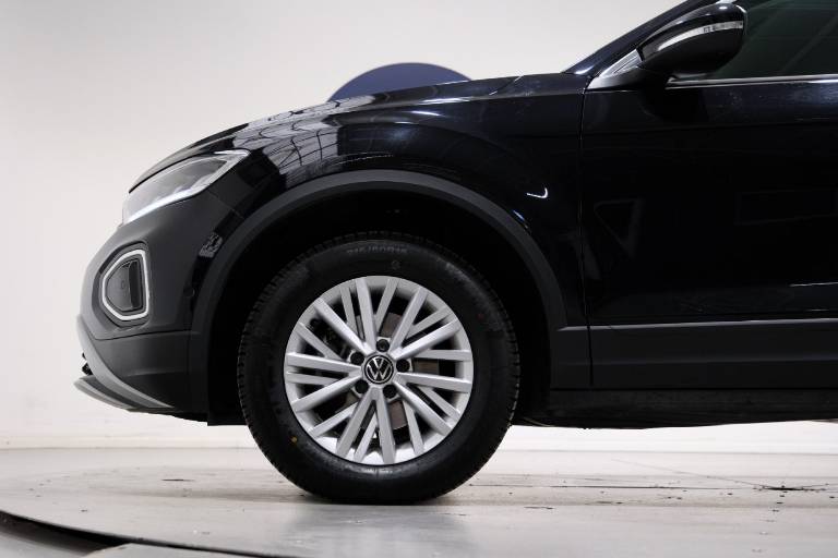 VOLKSWAGEN T-Roc 18