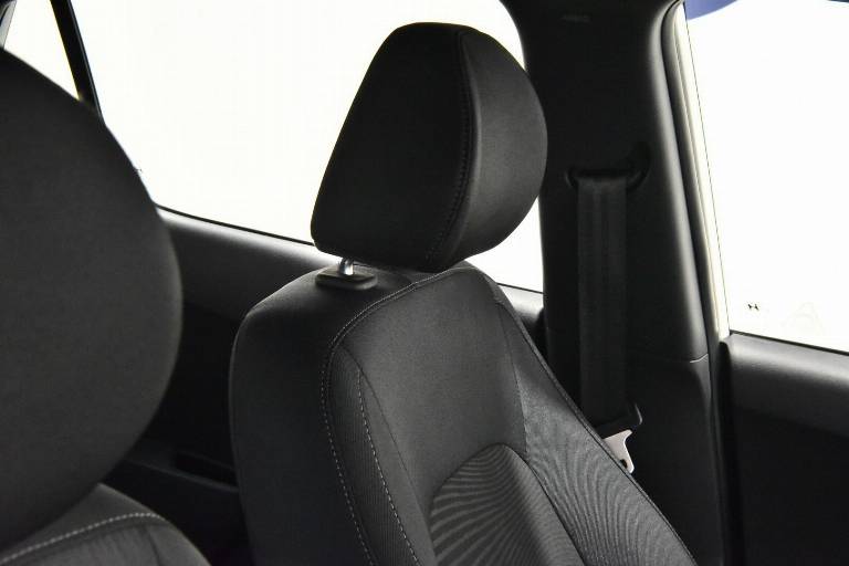 HYUNDAI I10 38