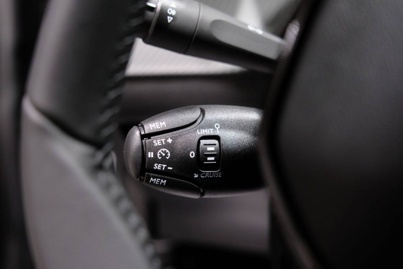 PEUGEOT 2008 25