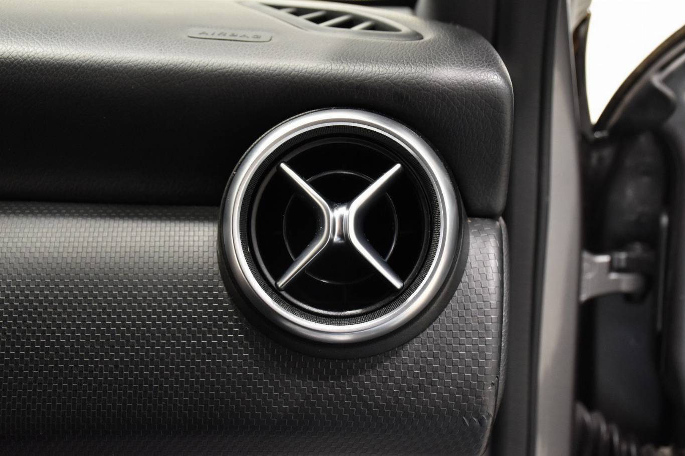 MERCEDES-BENZ A 180 39