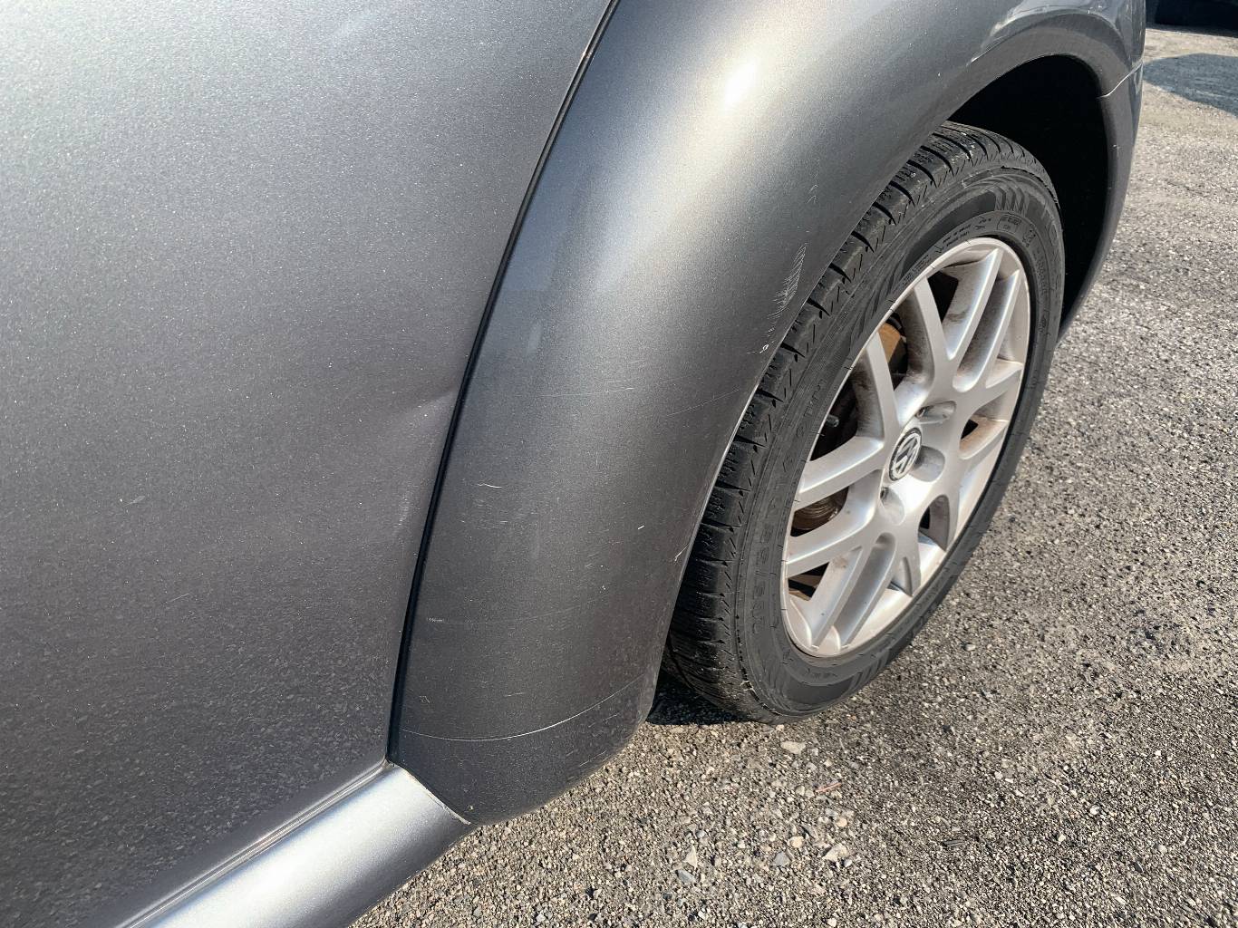 VOLKSWAGEN New Beetle 18