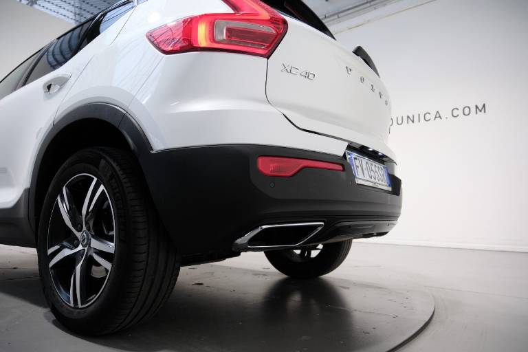 VOLVO XC40 47