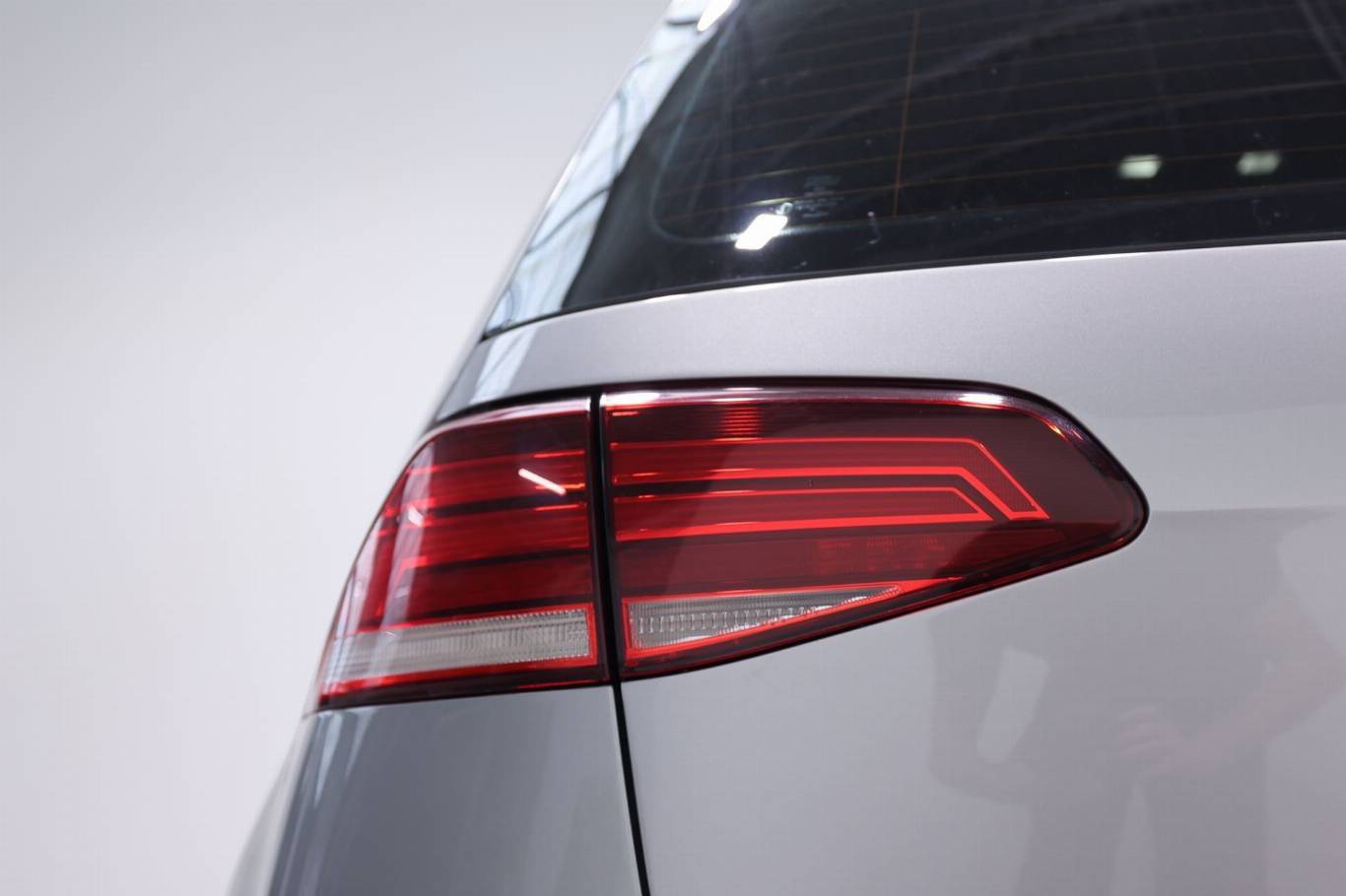 VOLKSWAGEN Golf 41