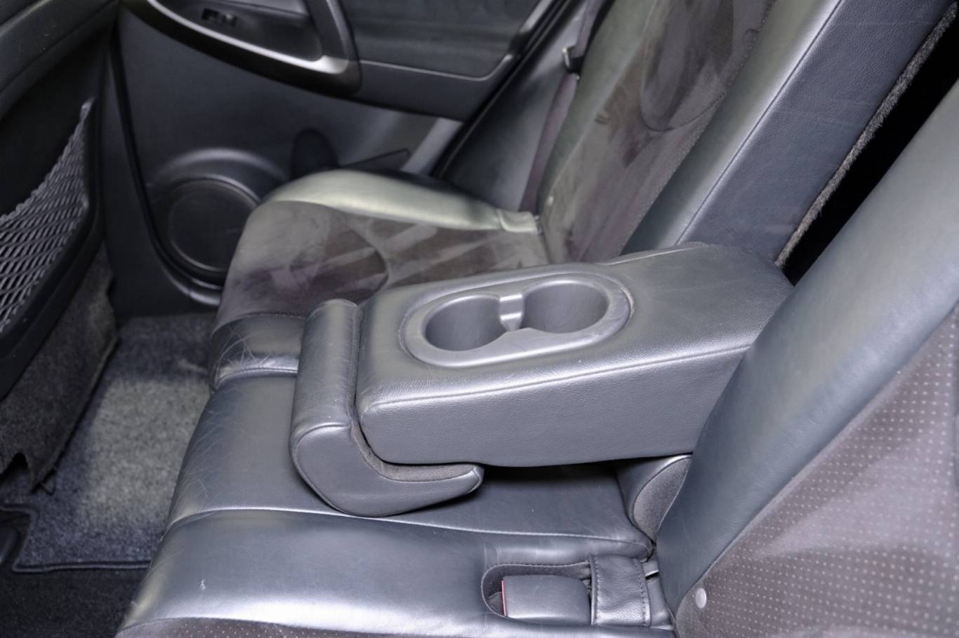 TOYOTA RAV 4 MY23 37