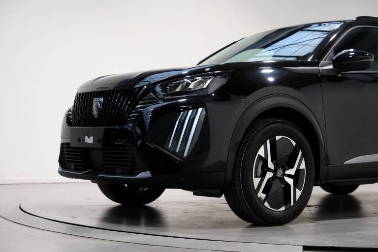 PEUGEOT 2008 11