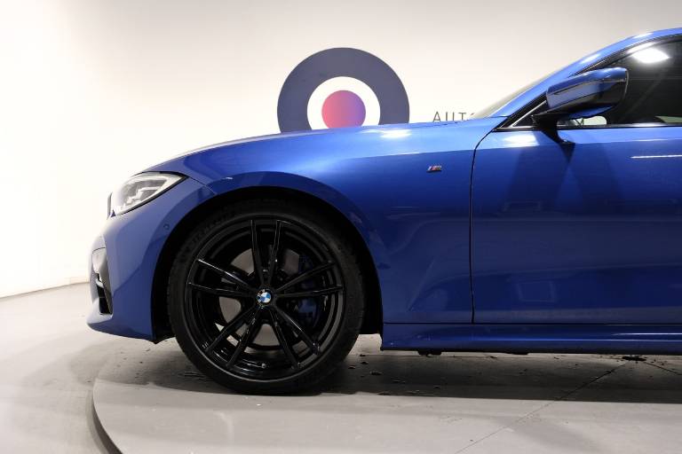 BMW 320 12