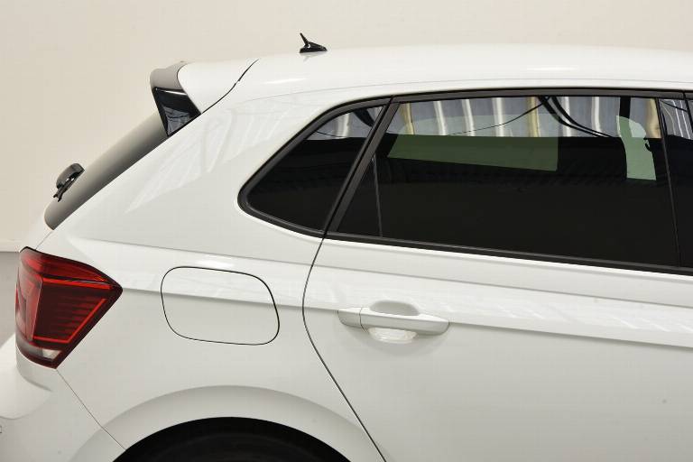 VOLKSWAGEN Polo GTI 53