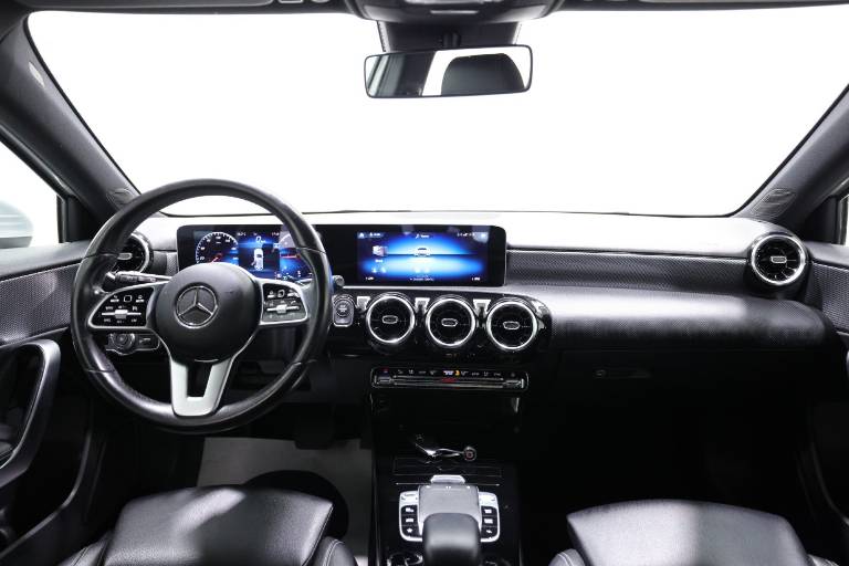 MERCEDES-BENZ A 180 10