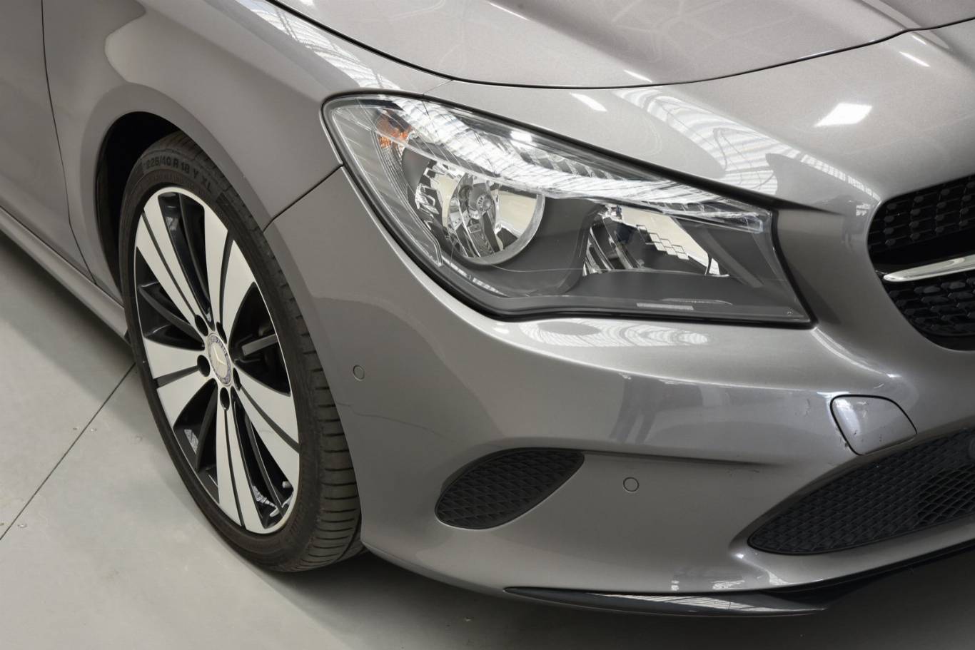 MERCEDES-BENZ CLA 200 53
