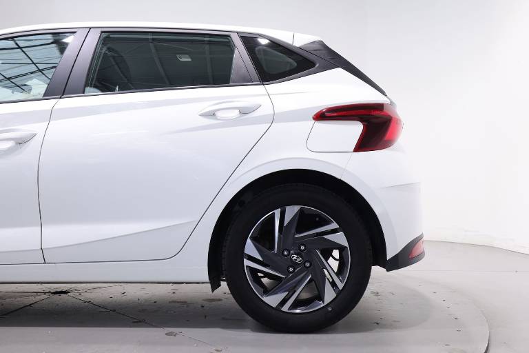 HYUNDAI I20 36
