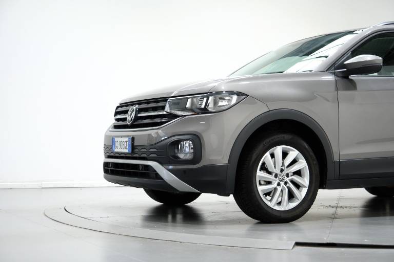 VOLKSWAGEN T-Cross 11