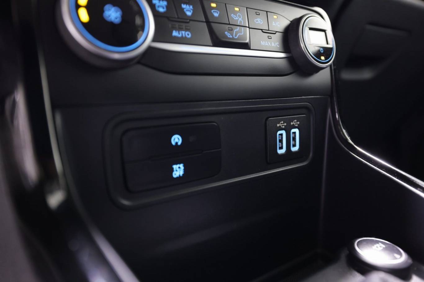FORD EcoSport 28