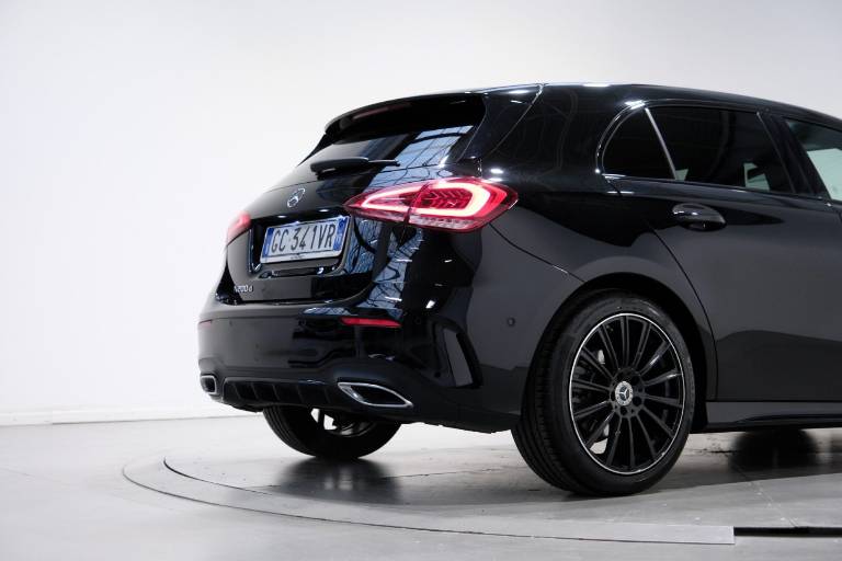 MERCEDES-BENZ A 200 55