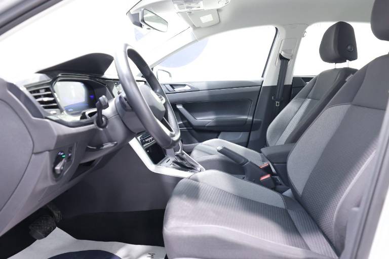 VOLKSWAGEN Polo 20