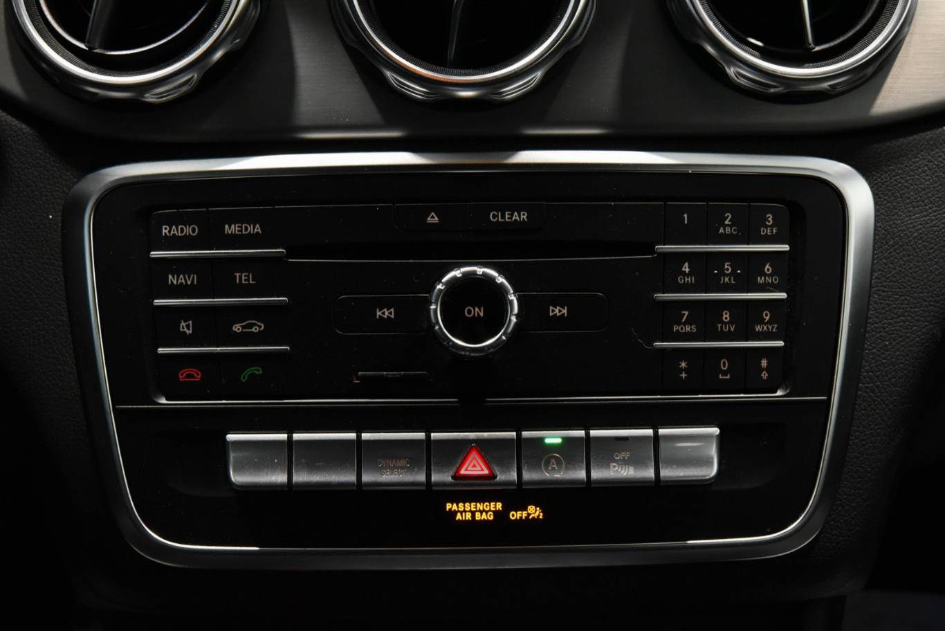 MERCEDES-BENZ GLA 200 27