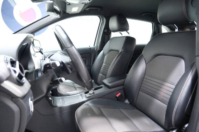 MERCEDES-BENZ B 180 6