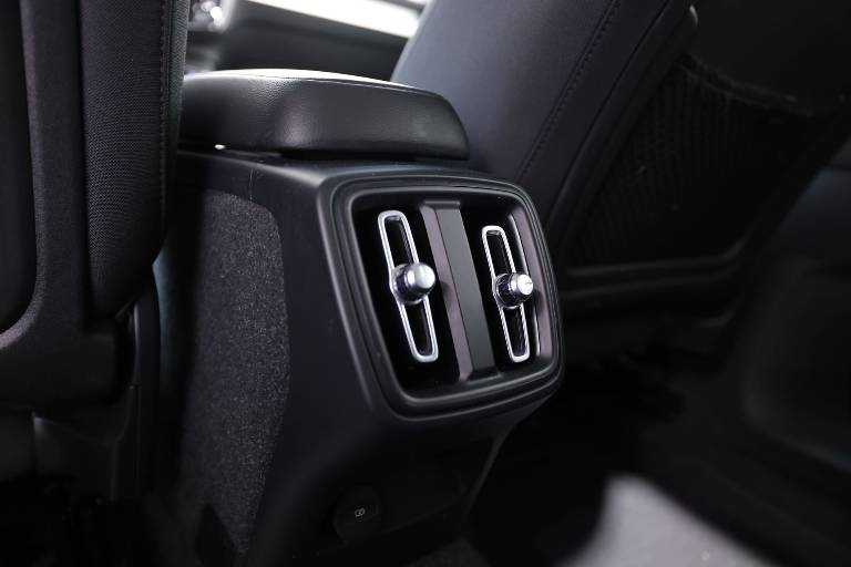 VOLVO XC40 36