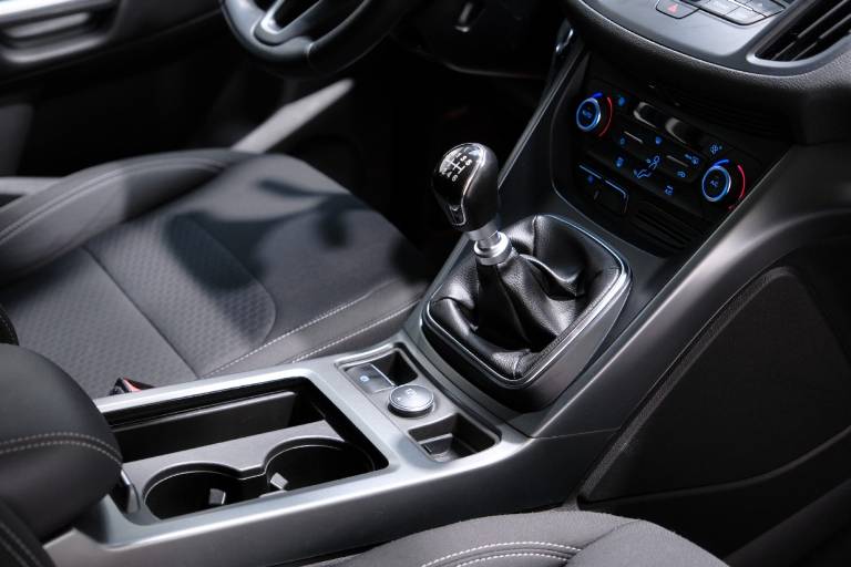 FORD Kuga 53