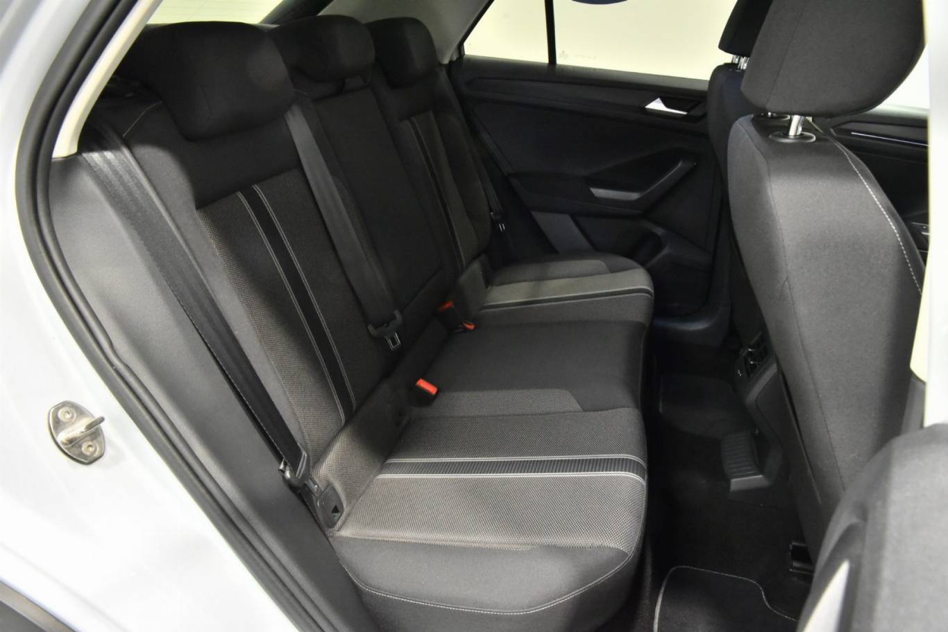 VOLKSWAGEN T-Roc 44