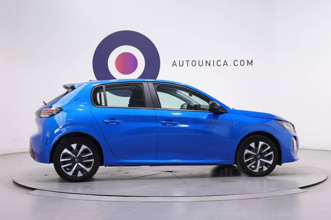 PEUGEOT 208 4