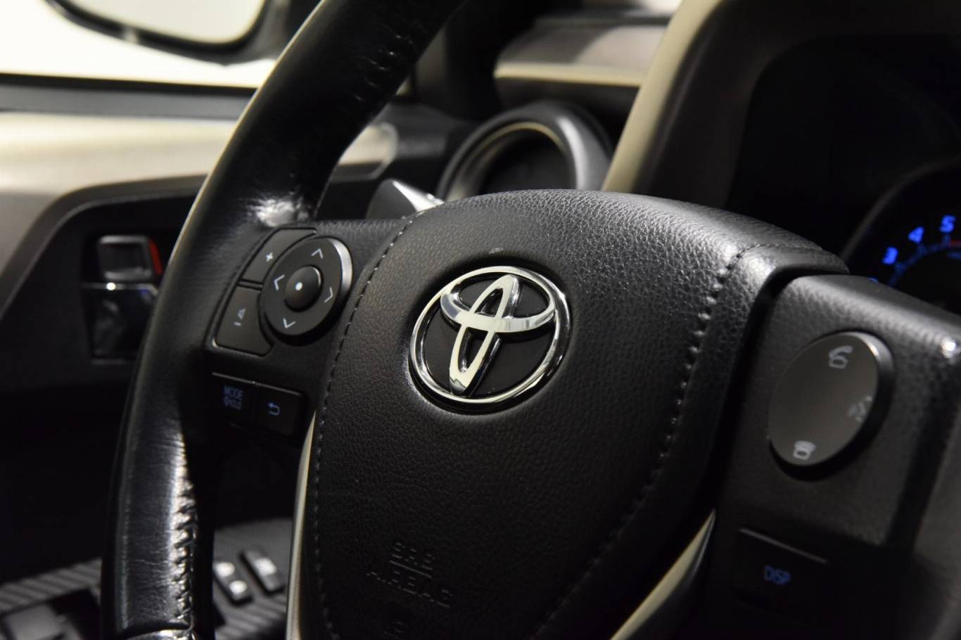 TOYOTA RAV 4 32
