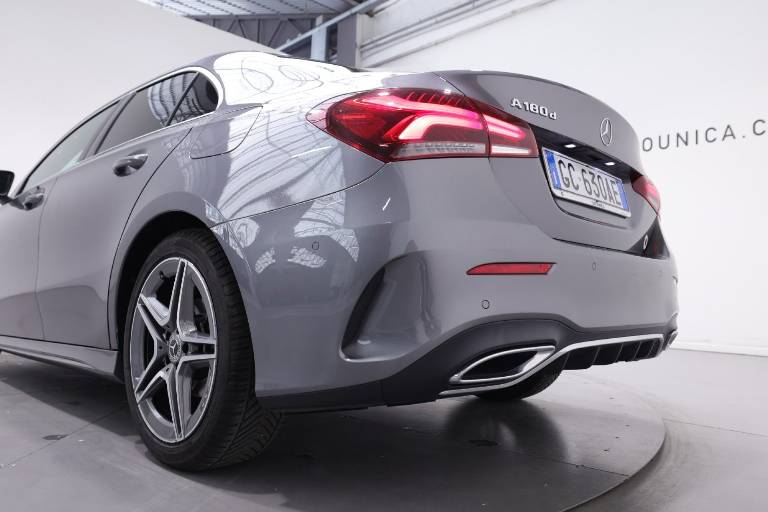 MERCEDES-BENZ A 180 40
