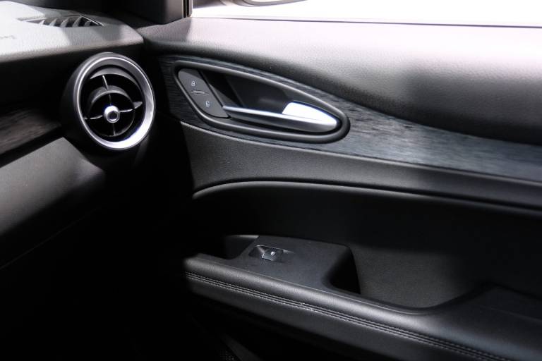 ALFA ROMEO Stelvio 31