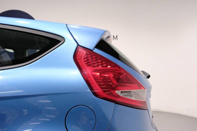 FORD Fiesta 38