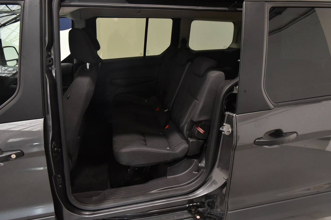 FORD Tourneo Connect 37