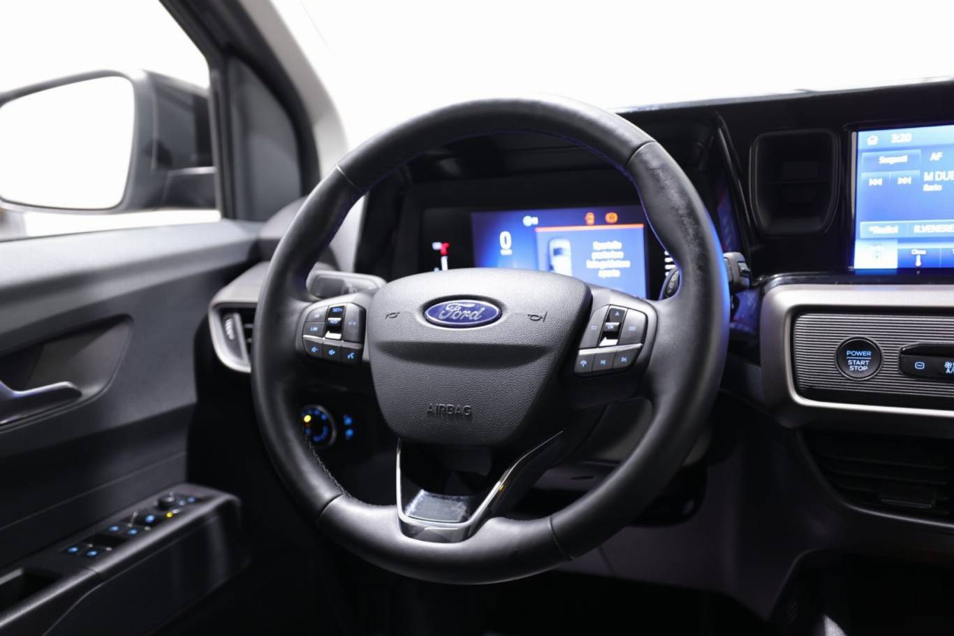 FORD Tourneo Courier 36