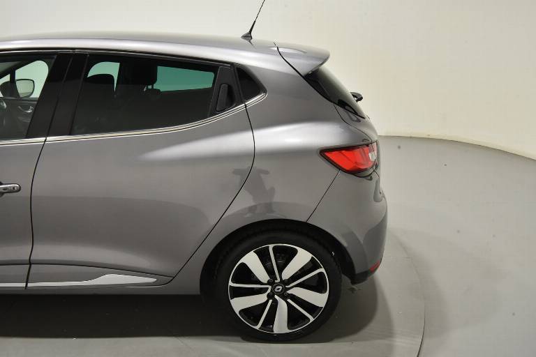 RENAULT Clio 46