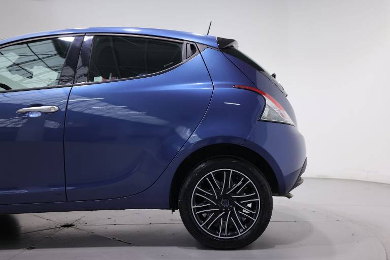 LANCIA Ypsilon 30