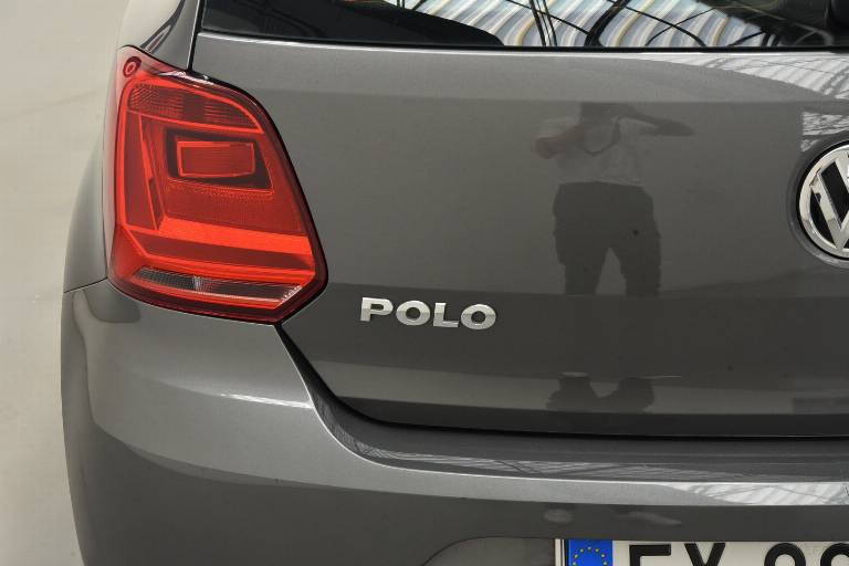 VOLKSWAGEN Polo 33
