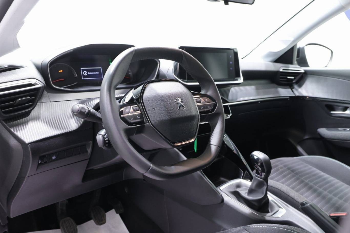 PEUGEOT 208 5