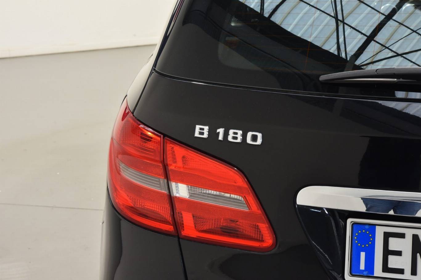 MERCEDES-BENZ B 180 17