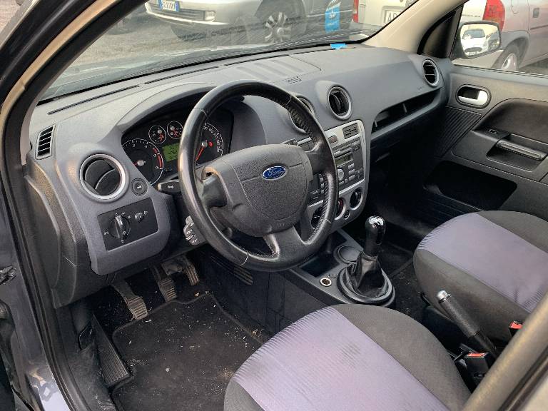 FORD Fusion 7