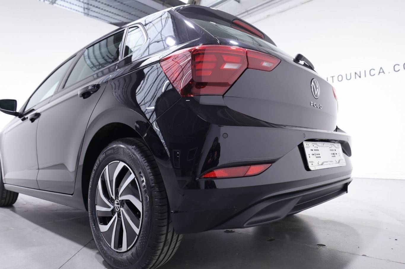 VOLKSWAGEN Polo 43