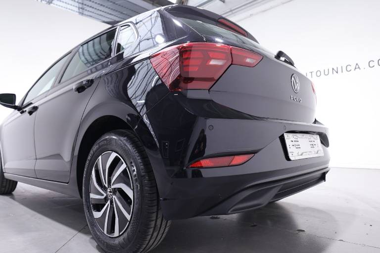 VOLKSWAGEN Polo 43