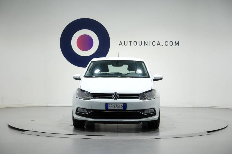 VOLKSWAGEN Polo 2