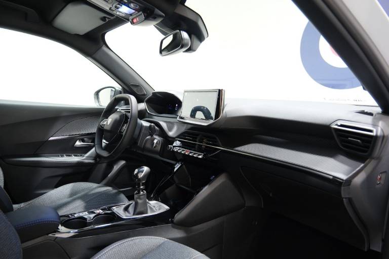 PEUGEOT 2008 46