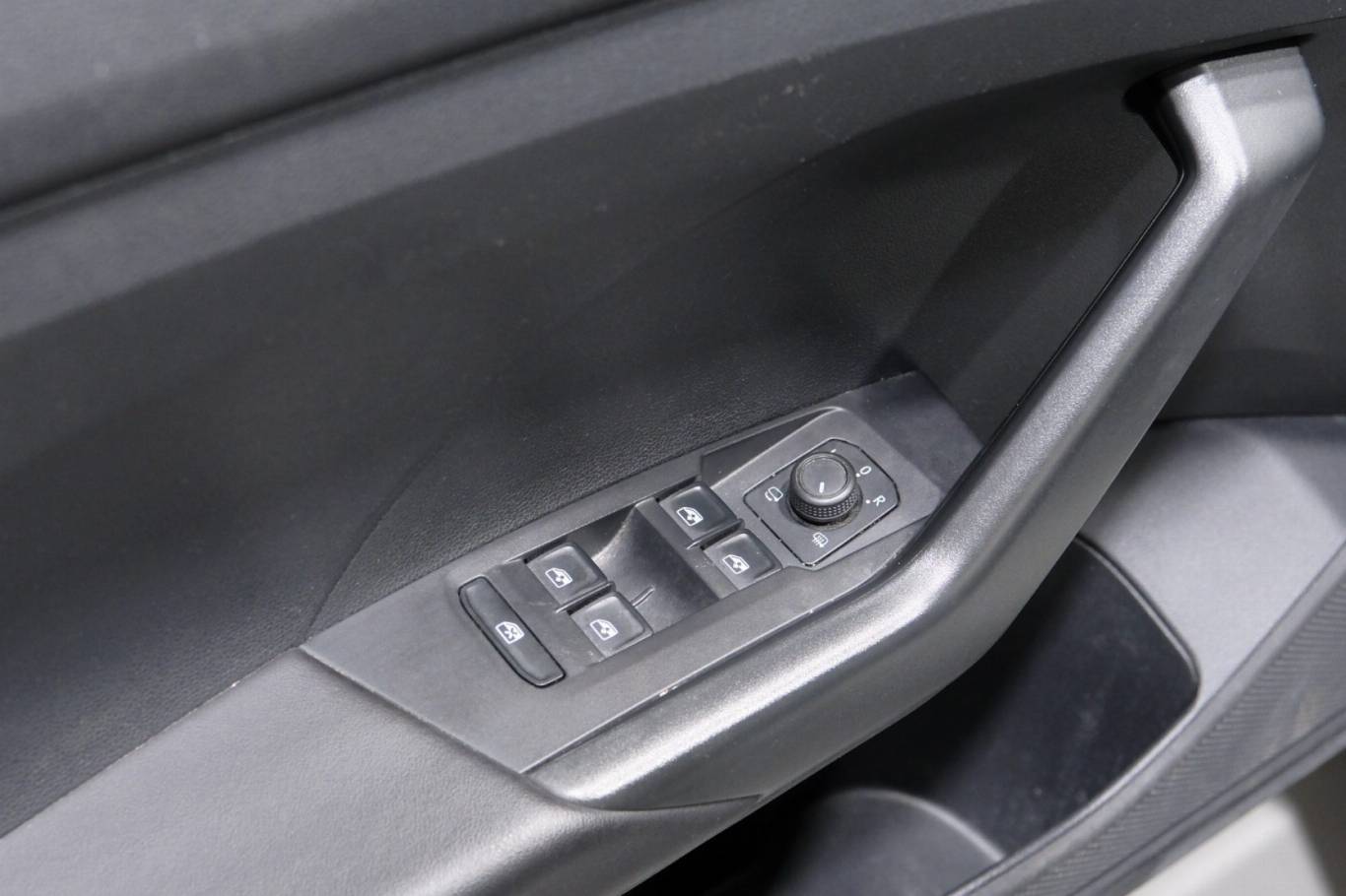 VOLKSWAGEN T-Cross 31