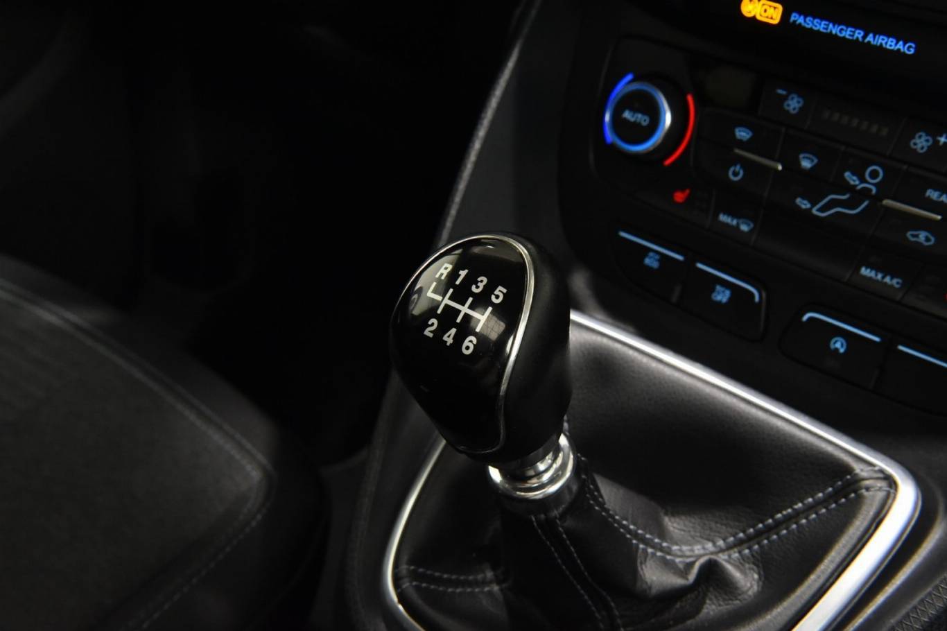 FORD Tourneo Connect 32